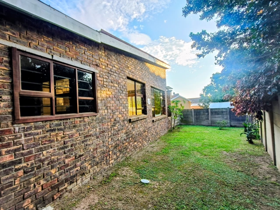 3 Bedroom Property for Sale in Wavecrest Eastern Cape